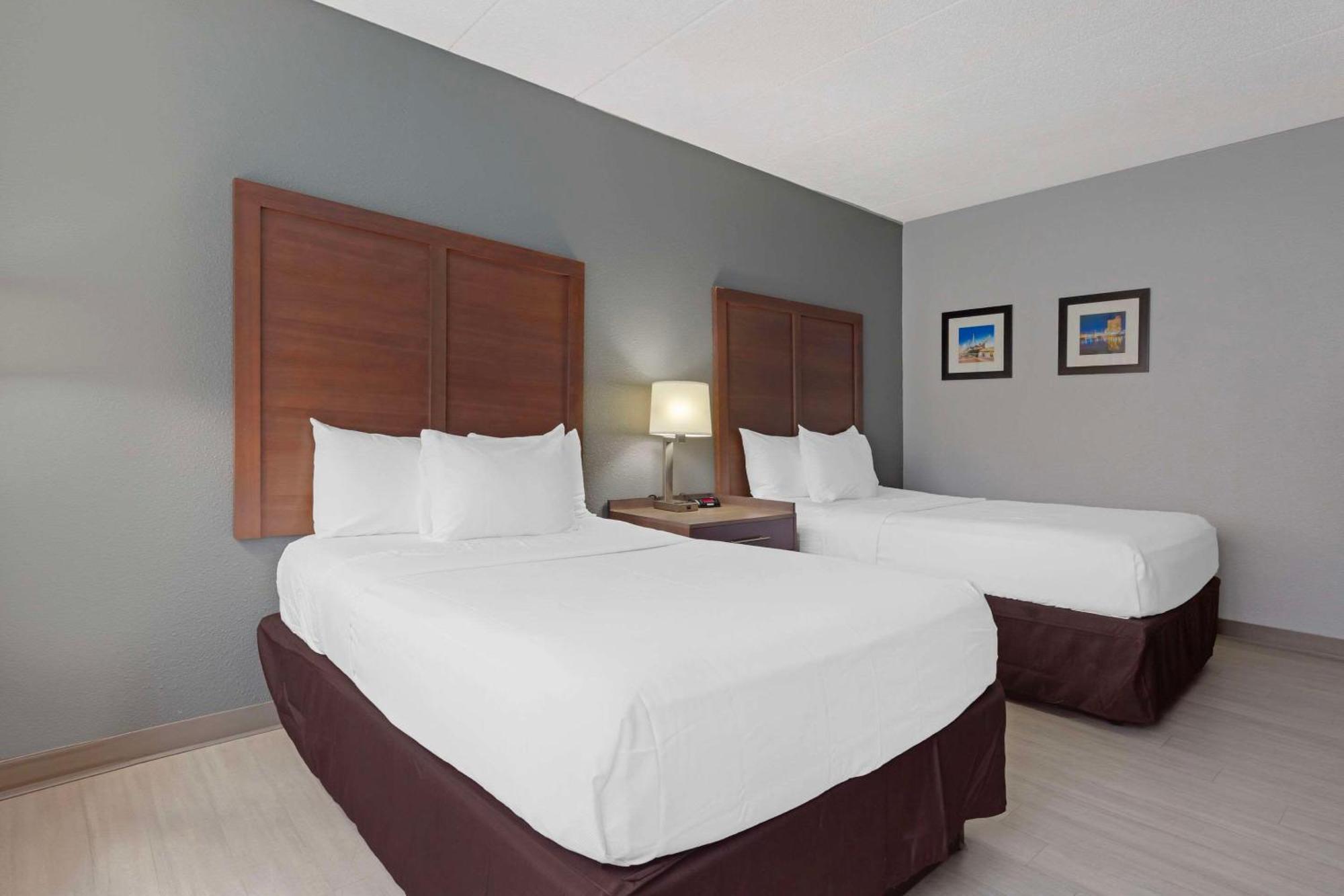 Clarion Hotel & Suites BWI Airport North Brooklyn Park Zewnętrze zdjęcie