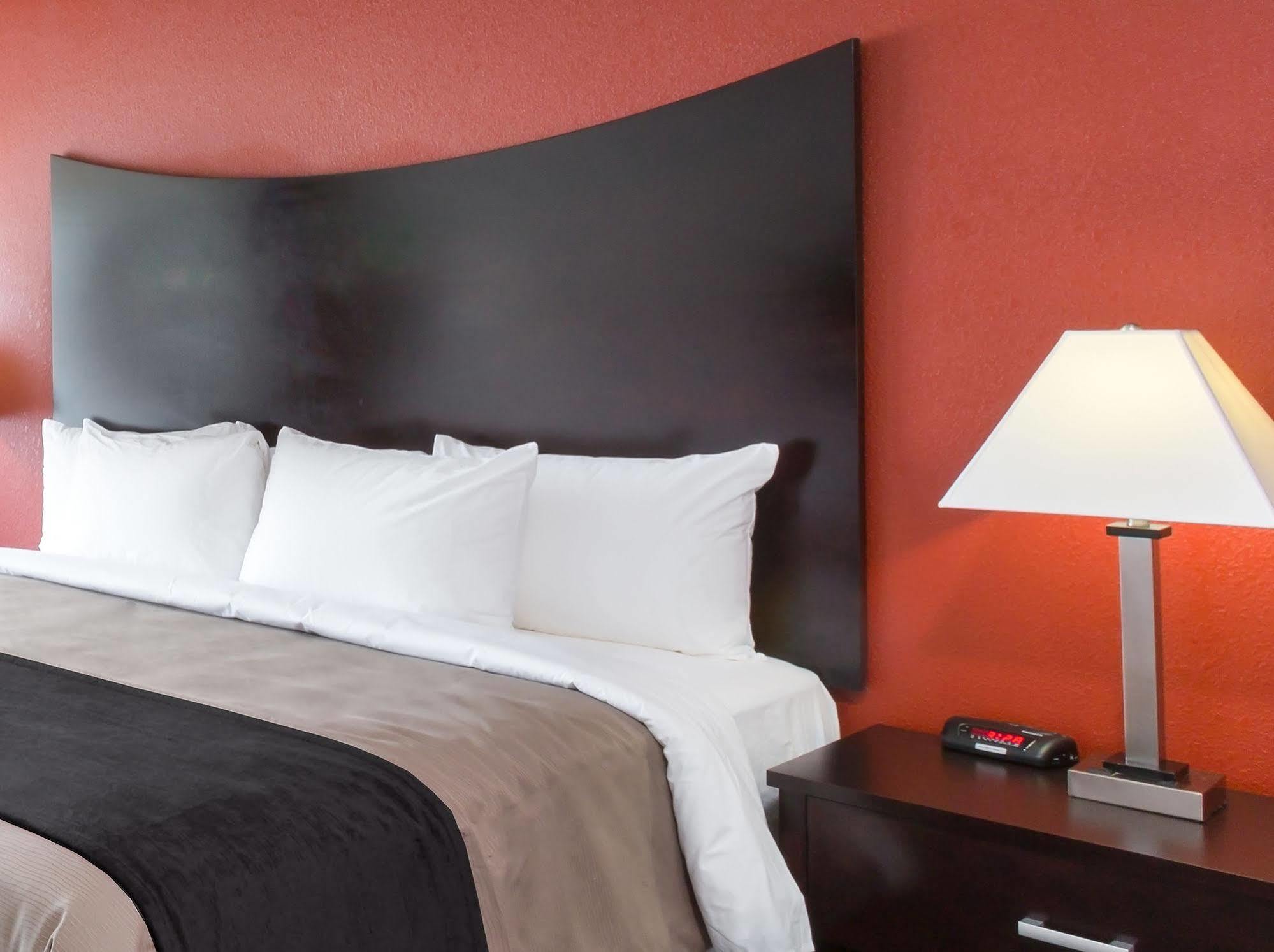 Clarion Hotel & Suites BWI Airport North Brooklyn Park Zewnętrze zdjęcie